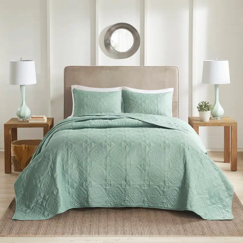 Set of Three Aqua Medallion Queen Ring Stitch Sham And Comforter Photo 9