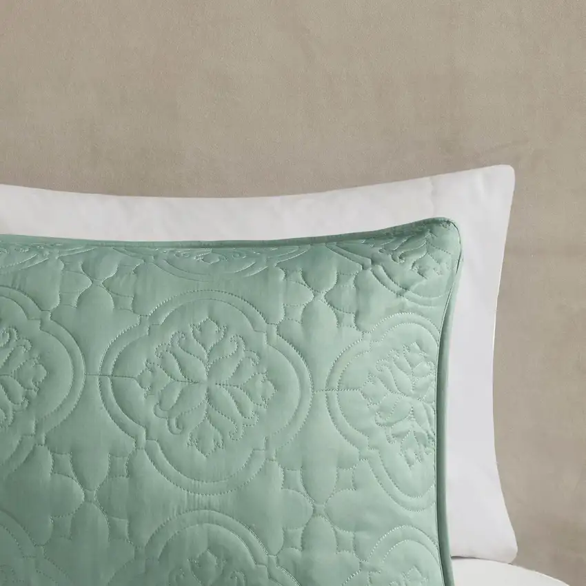 Set of Three Aqua Medallion  Ring Stitch Sham And Comforter Photo 6