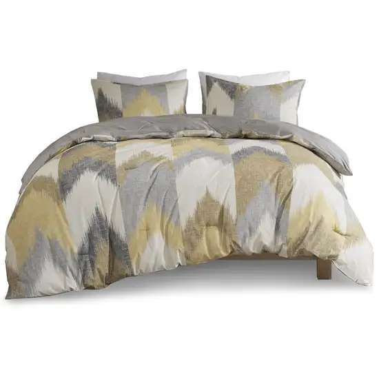 Set of Three Gray And Ivory  Ring Stitch Polyester Sham And Comforter Photo 2