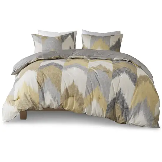 Set of Three Gray And Ivory Queen Ring Stitch Polyester Sham And Comforter Photo 3