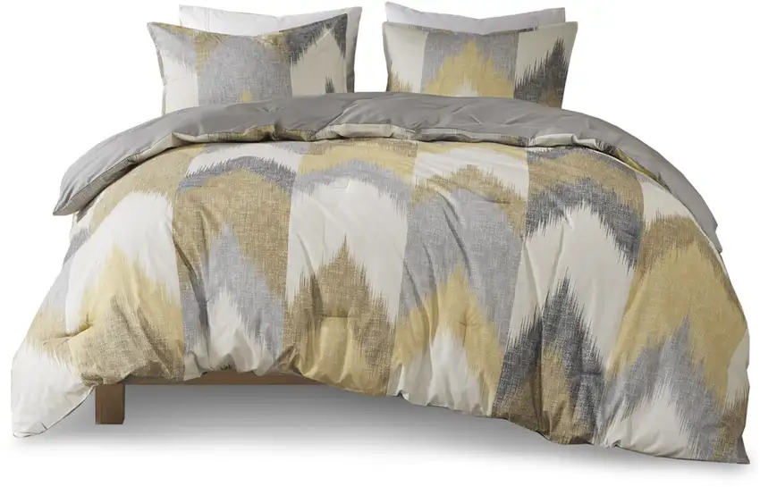 Set of Three Gray And Ivory Queen Ring Stitch Polyester Sham And Comforter Photo 3