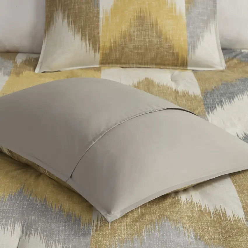 Set of Three Gray And Ivory  Ring Stitch Polyester Sham And Comforter Photo 5