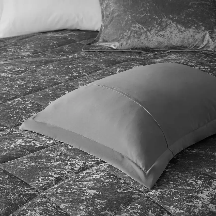 Set of Three Gray Twin Ring Stitch Polyester Sham And Comforter Photo 8