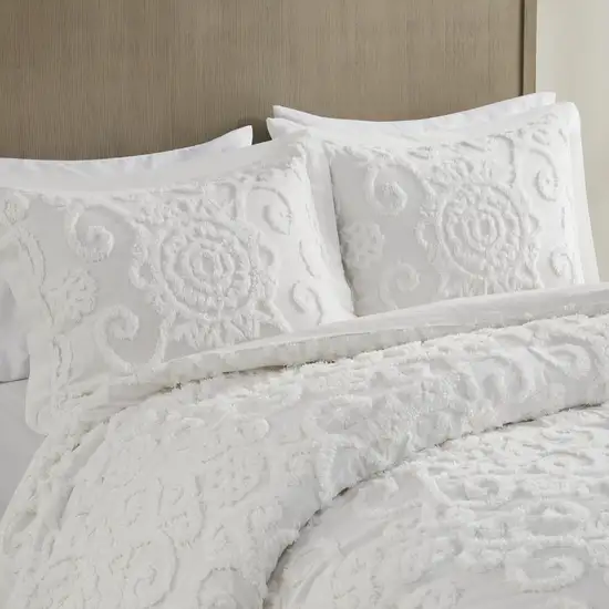 Set of Three White Medallion Queen Ring Stitch Sham And Comforter Photo 8