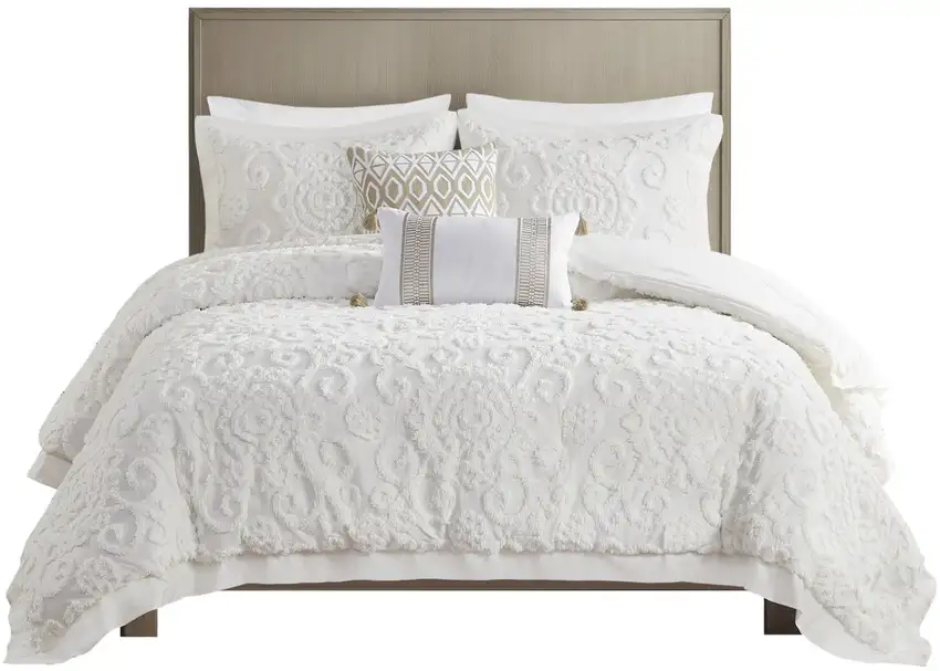 Set of Three White Medallion  Ring Stitch Sham And Comforter Photo 1