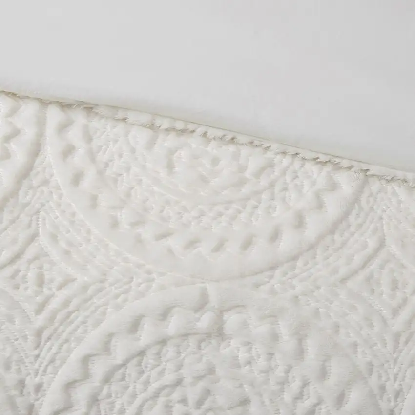 Set of Two Ivory Medallion Twin Ring Stitch Polyester Sham And Comforter Photo 8