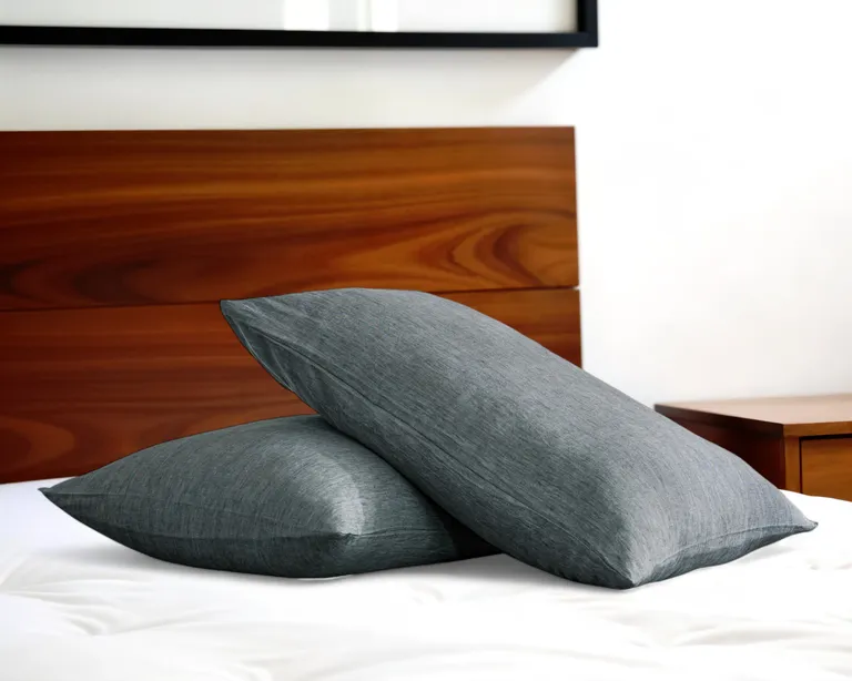 Set of Two Linen Pillowcases Photo 2