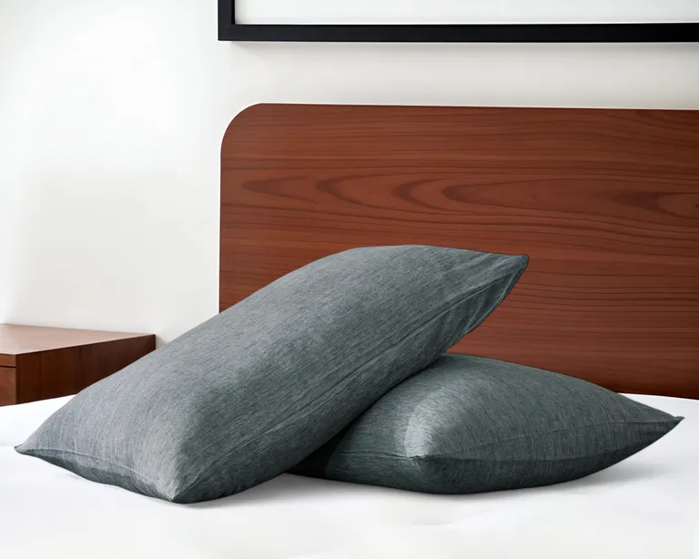 Set of Two Linen Pillowcases Photo 2