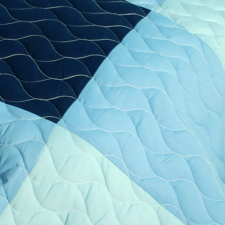 Shipshape - Vermicelli-Quilted Patchwork Plaid Quilt Set Full/Queen Photo 4