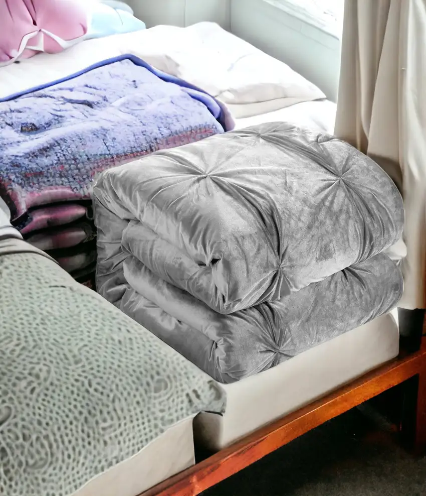 Silver King PolYester 130 Thread Count Washable Down Comforter Set Photo 9