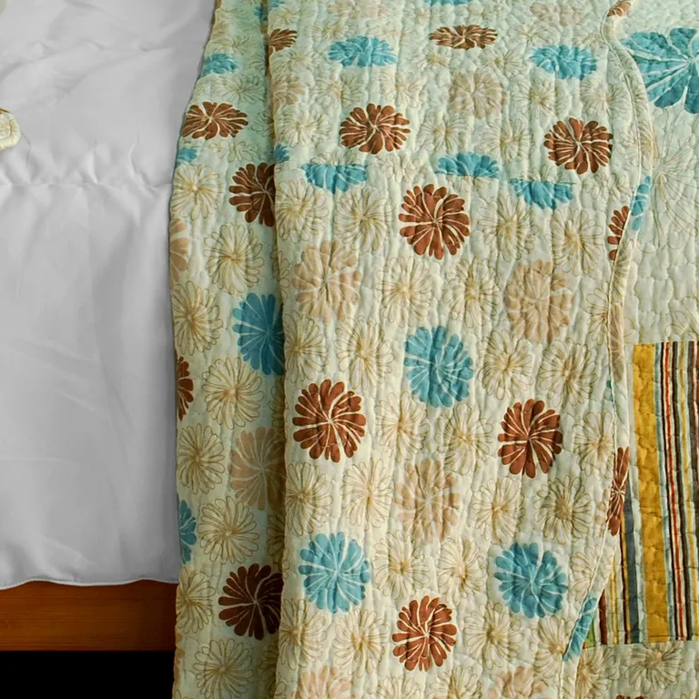Snowflakes Fall - Cotton 3PC Vermicelli-Quilted Patchwork Quilt Set (Full/Queen Size) Photo 3