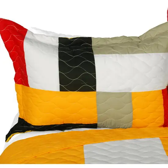 Stable Life -  3PC Vermicelli-Quilted Patchwork Quilt Set (Full/Queen Size) Photo 2