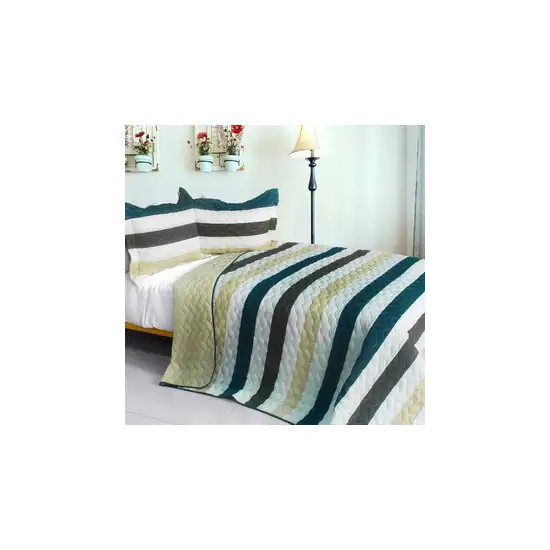 Stella Wish -  3PC Vermicelli-Quilted Patchwork Quilt Set (Full/Queen Size) Photo 1