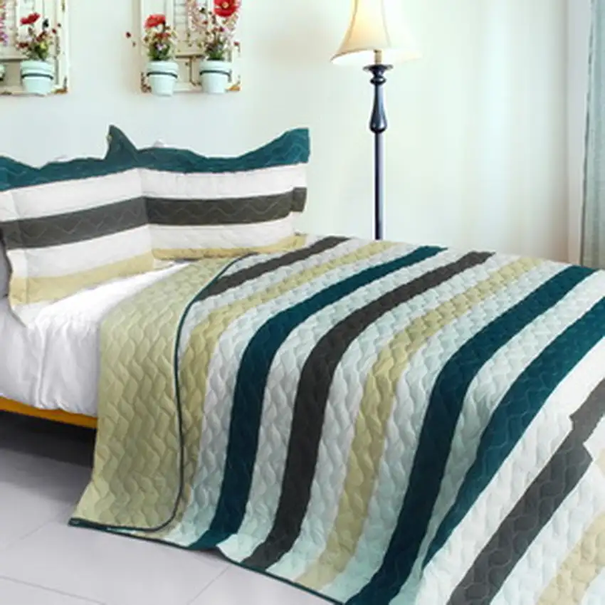 Stella Wish -  3PC Vermicelli-Quilted Patchwork Quilt Set (Full/Queen Size) Photo 1