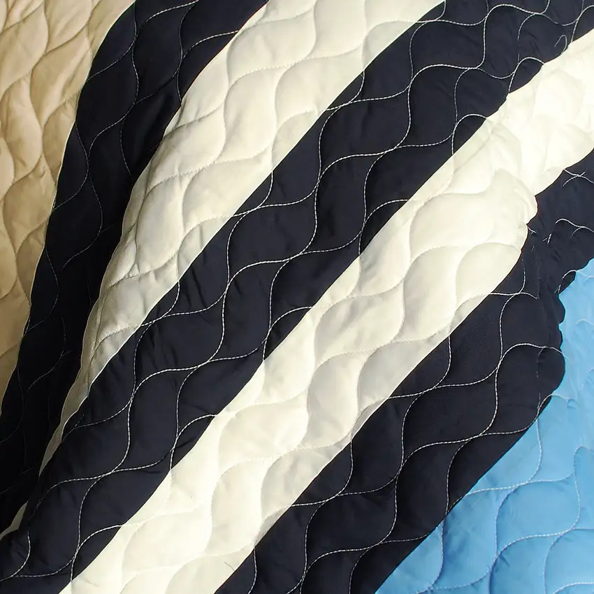 Summer Sorrow -  3PC Vermicelli-Quilted Patchwork Quilt Set (Full/Queen Size) Photo 4