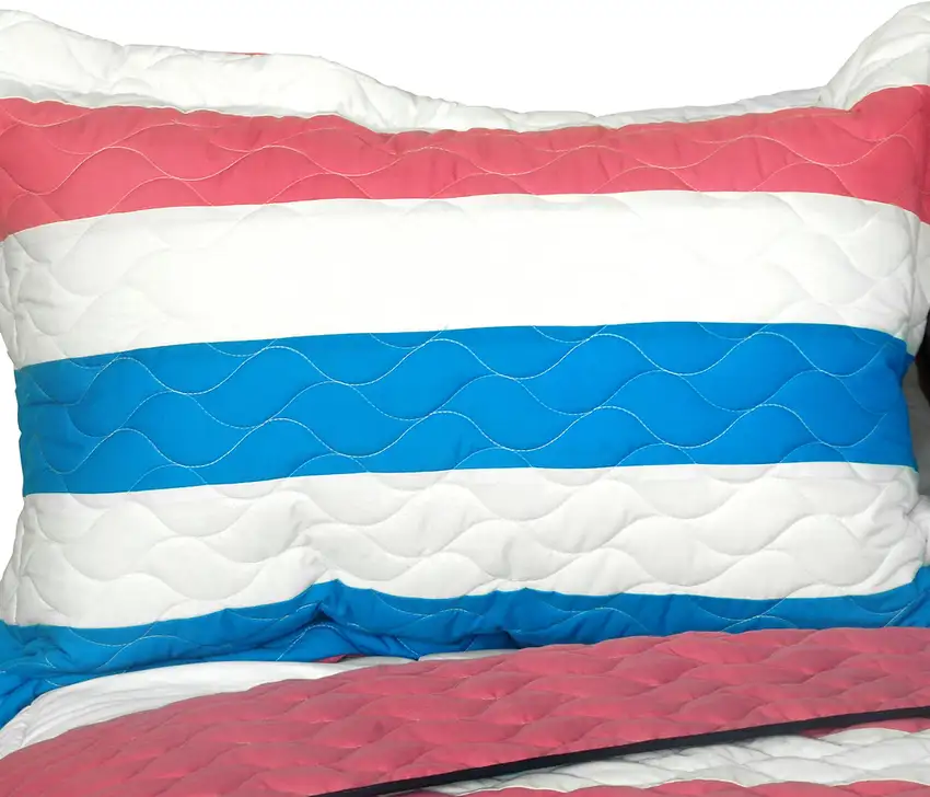 Sweet Spy -  3PC Patchwork Quilt Set (Full/Queen Size) Photo 2