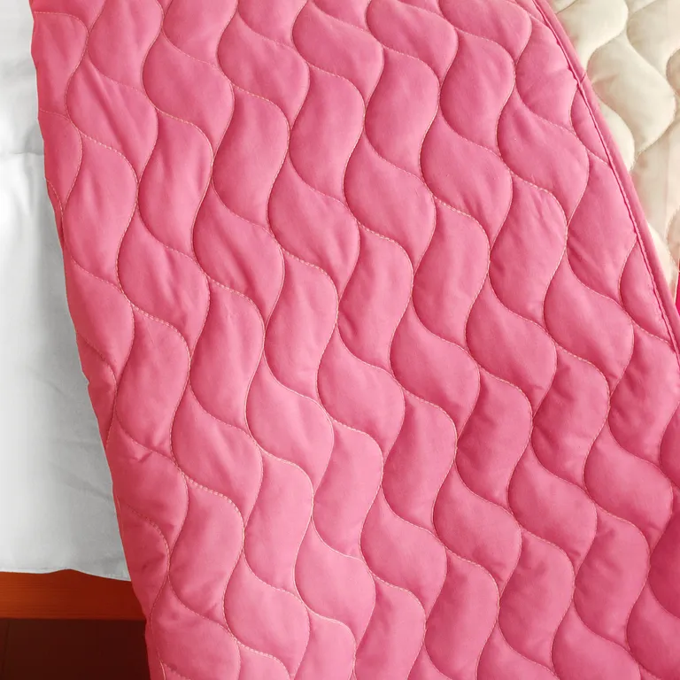 Sweet Temptation - 3PC Patchwork Quilt Set (Full/Queen Size) Photo 2