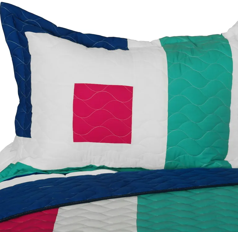 The Cross of Life - Vermicelli-Quilted Patchwork Geometric Quilt Set Full/Queen Photo 2