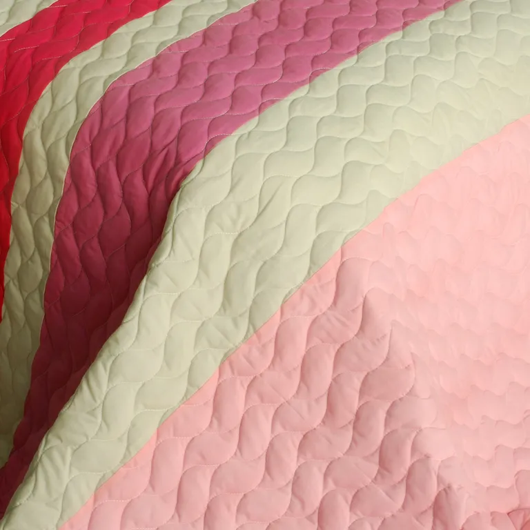 The Only Truth - 3PC Vermicelli-Quilted Patchwork Quilt Set (Full/Queen Size) Photo 4