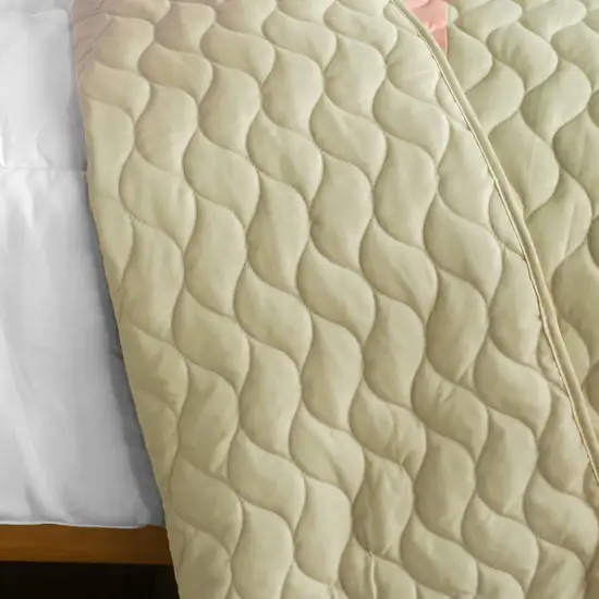The Only Truth -  3PC Vermicelli-Quilted Patchwork Quilt Set (Full/Queen Size) Photo 3