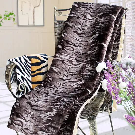 Tiger Brown -  Micro Mink Fur Throw Blanket w/ 14.5 OZ filling (50 by 70 inches) Photo 1