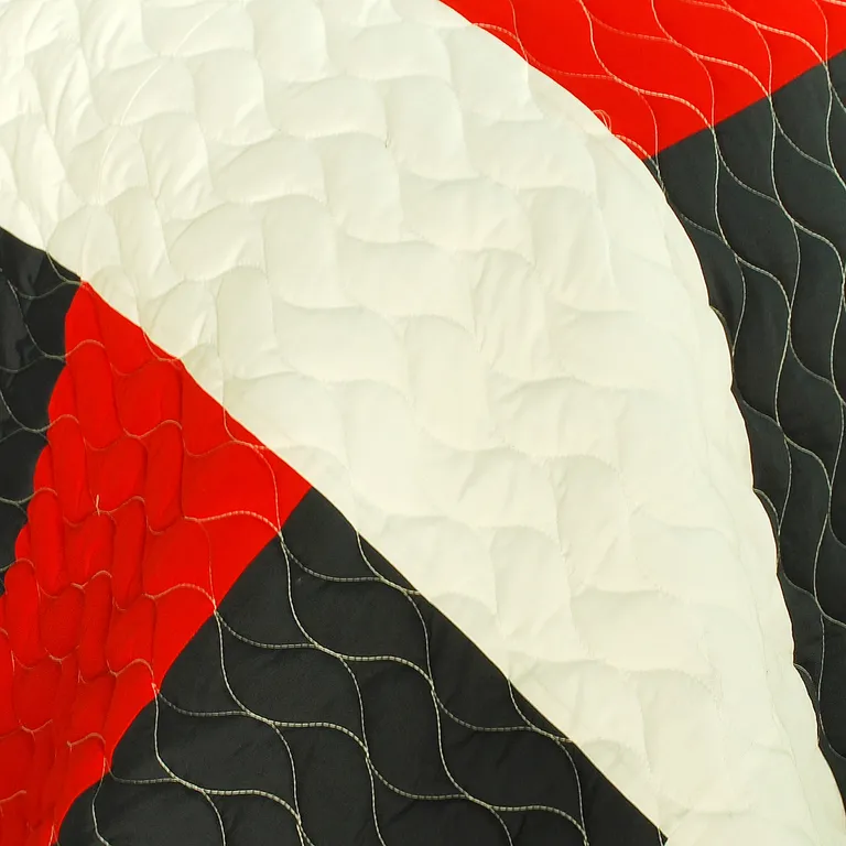 Time and Tide - 3PC Vermicelli-Quilted Patchwork Quilt Set (Full/Queen Size) Photo 3
