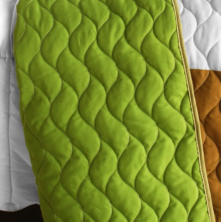 Timeless - A - Vermicelli-Quilted Patchwork Geometric Quilt Set Full/Queen Photo 3