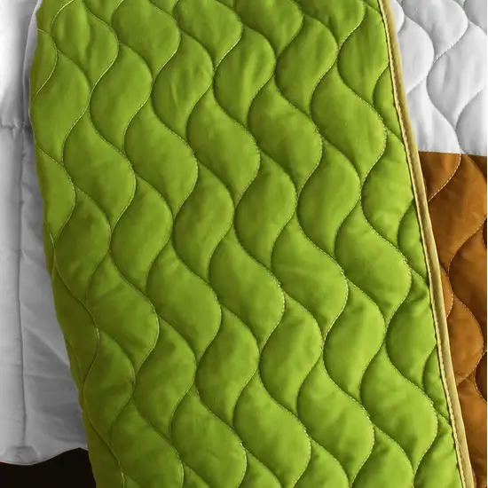 Timeless - A -  Vermicelli-Quilted Patchwork Geometric Quilt Set Full/Queen Photo 3