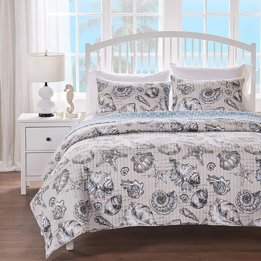 Twin/Twin XL size 2 Piece Microfiber Beach Shells Coastal Reversible Quilt Set Photo 1