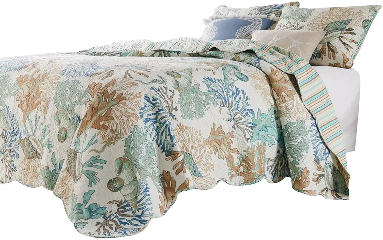 Wade 5 Piece Full Quilt Set, Ocean Design, Scalloped Edges, Floral Pattern Photo 3