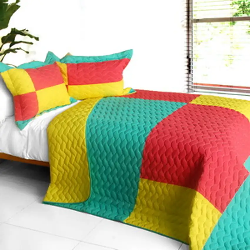 Waiting for Amore -  3PC Vermicelli-Quilted Patchwork Quilt Set (Full/Queen Size) Photo 1