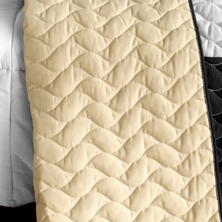 Water Ballet - 3PC Vermicelli - Quilted Patchwork Quilt Set (Full/Queen Size) Photo 2