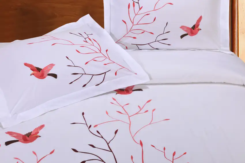 White And Red Queen Cotton Washable Duvet Cover Set With Two Shams Photo 9