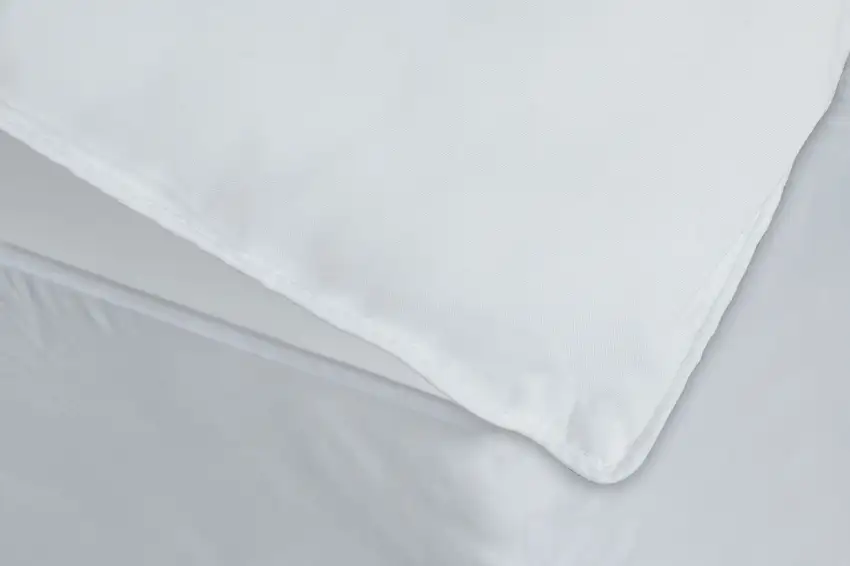 White Medium Weight Hypoallergenic Twin Down Alternative Comforter Duvet Insert Photo 3