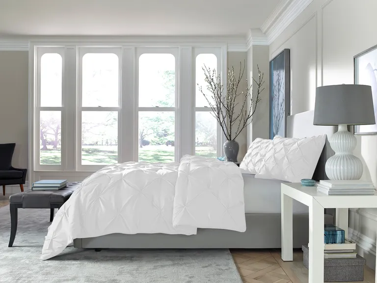 White  Microfiber Washable Microfiber Down Alternative Comforter Photo 3