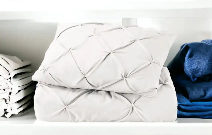 White  Microfiber Washable Microfiber Down Alternative Comforter Photo 1