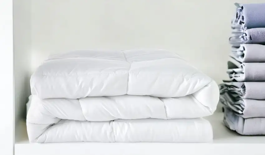 White  Microfiber Washable Microfiber Down Alternative Comforter Photo 2