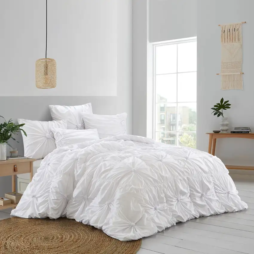 White Queen PolYester 180 Thread Count Washable Down Comforter Set Photo 4