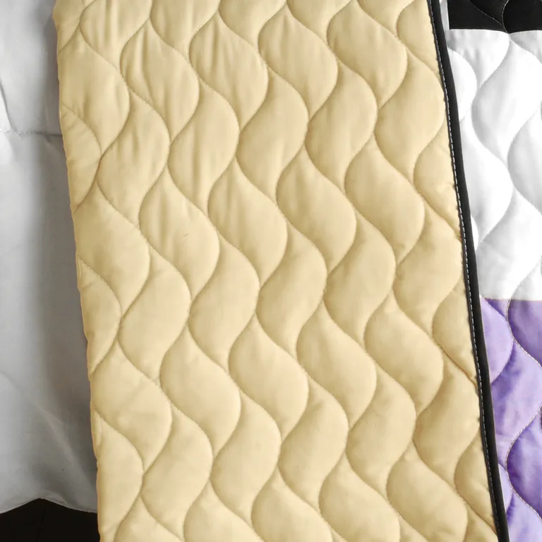 Wind Castle - 3PC Vermicelli-Quilted Patchwork Quilt Set (Full/Queen Size) Photo 3